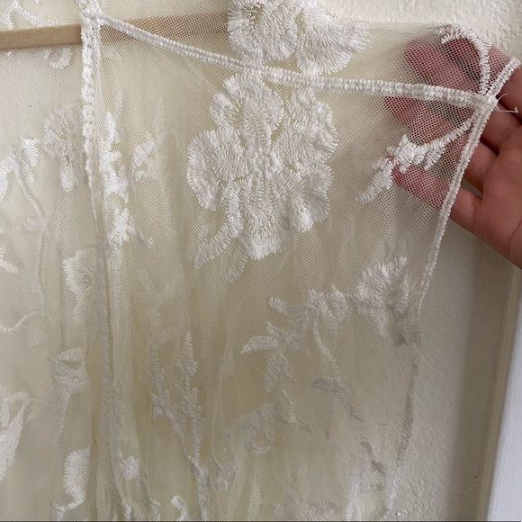 SHYANNE Shawl - Picture 3 of 4